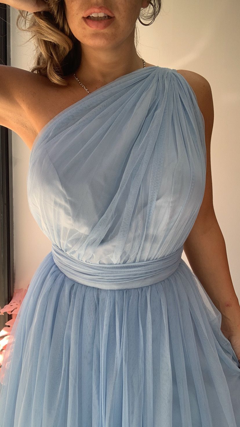 Abito monospalla tulle