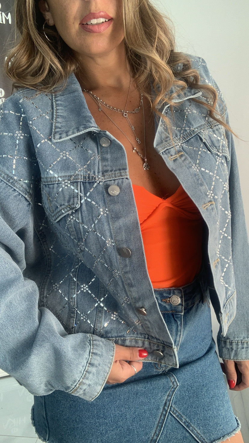 Giubbino in jeans con applicazioni strass