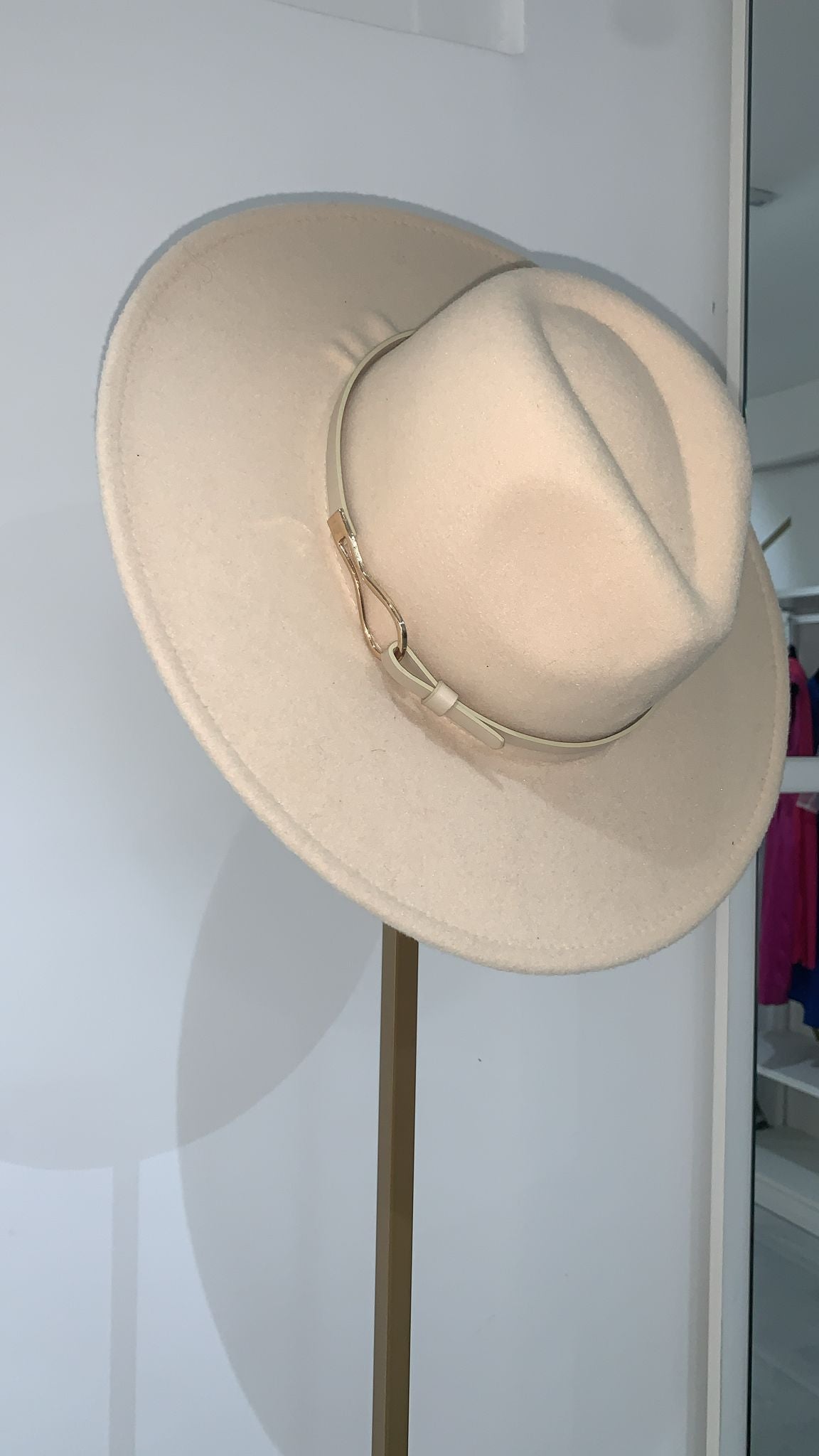 Cappello falda larga in panno