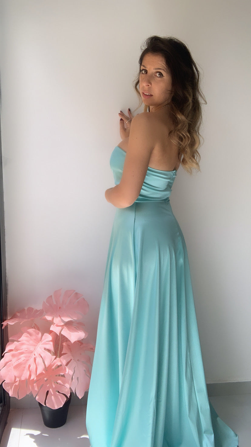 Abito lungo scollo a cuore