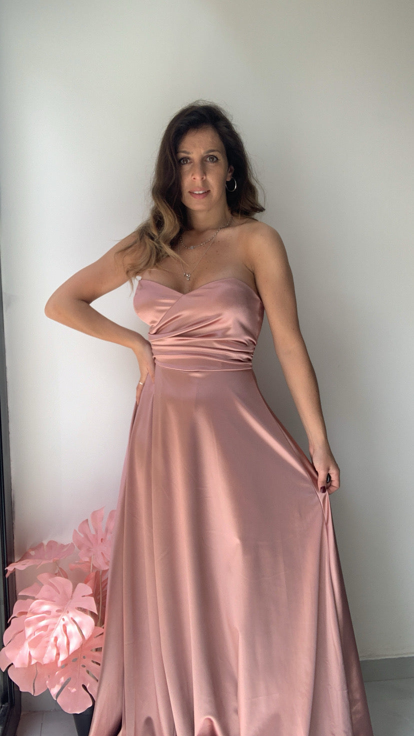 Abito lungo scollo a cuore