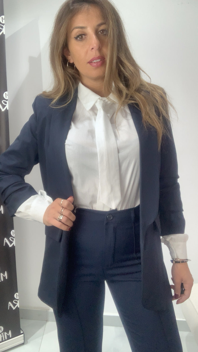 Pantalone classico a zampa