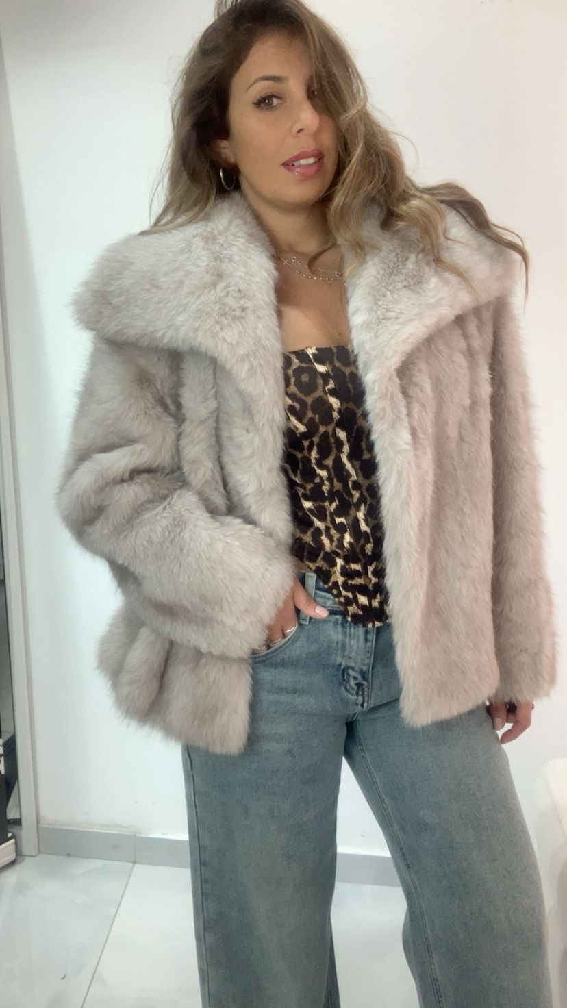 Pelliccia con maniche removibili