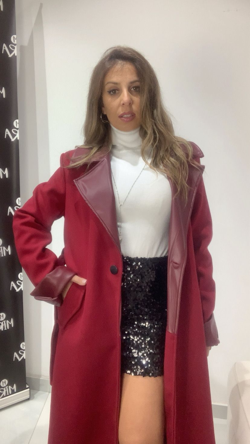 Cappotto con dettagli in pelle