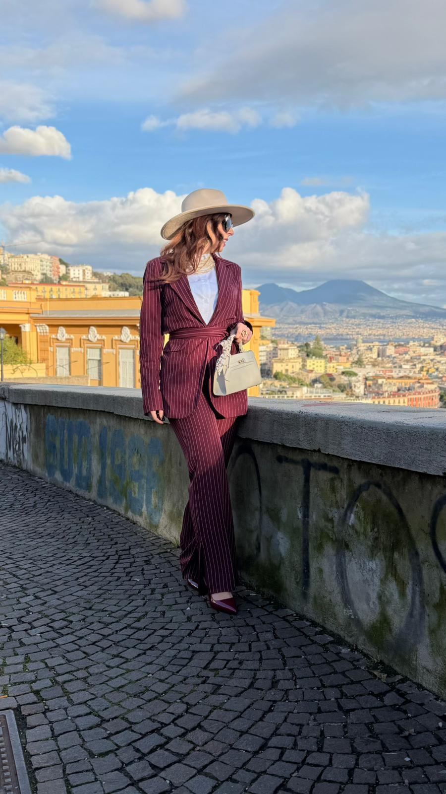 Tailleur con cintura fantasia gessata