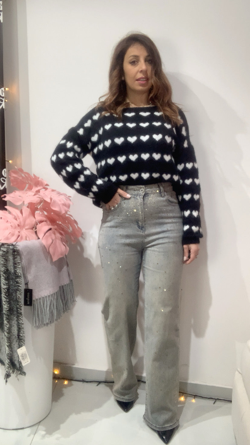 Pull con cuoricini bianchi