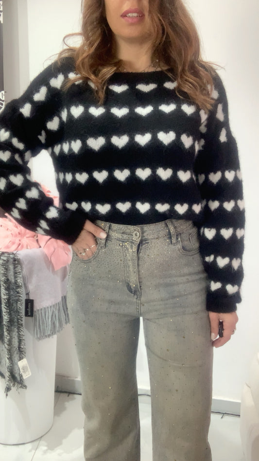 Pull con cuoricini bianchi