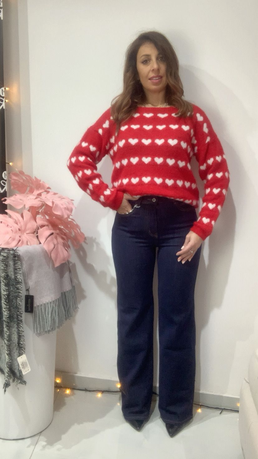 Pull con cuoricini bianchi