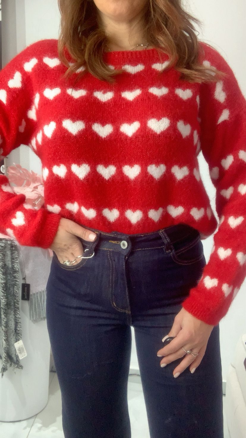 Pull con cuoricini bianchi