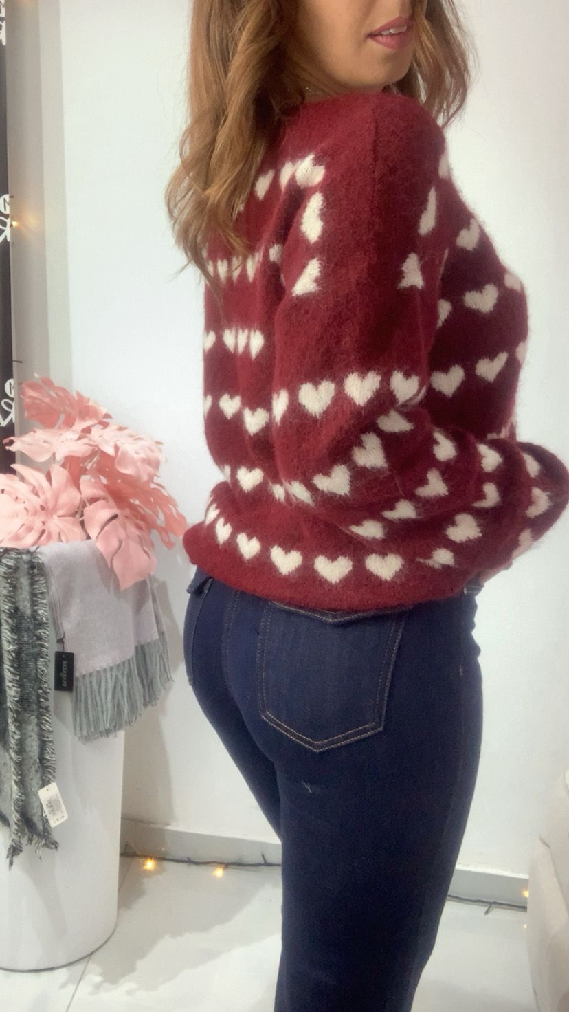 Pull con cuoricini bianchi