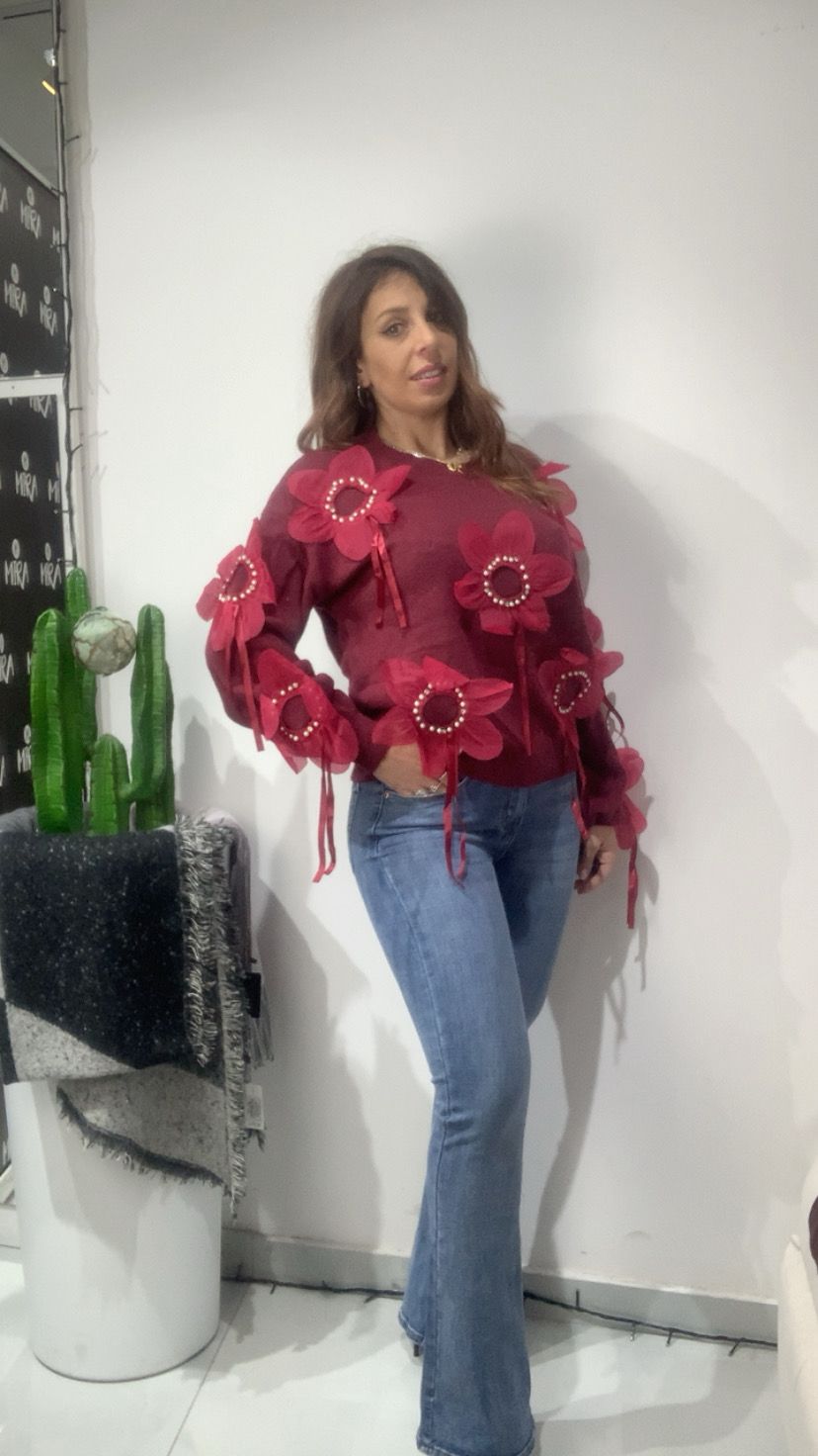 Maglioncino con margherite e strass