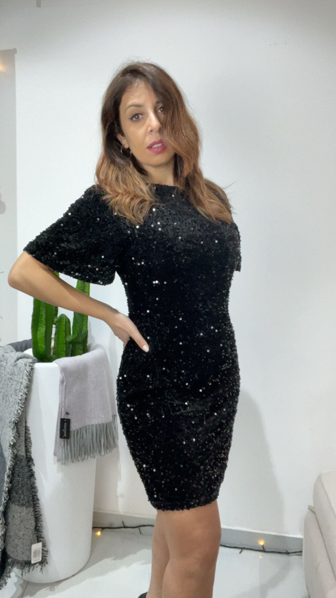 Abito mezza manica paillettes