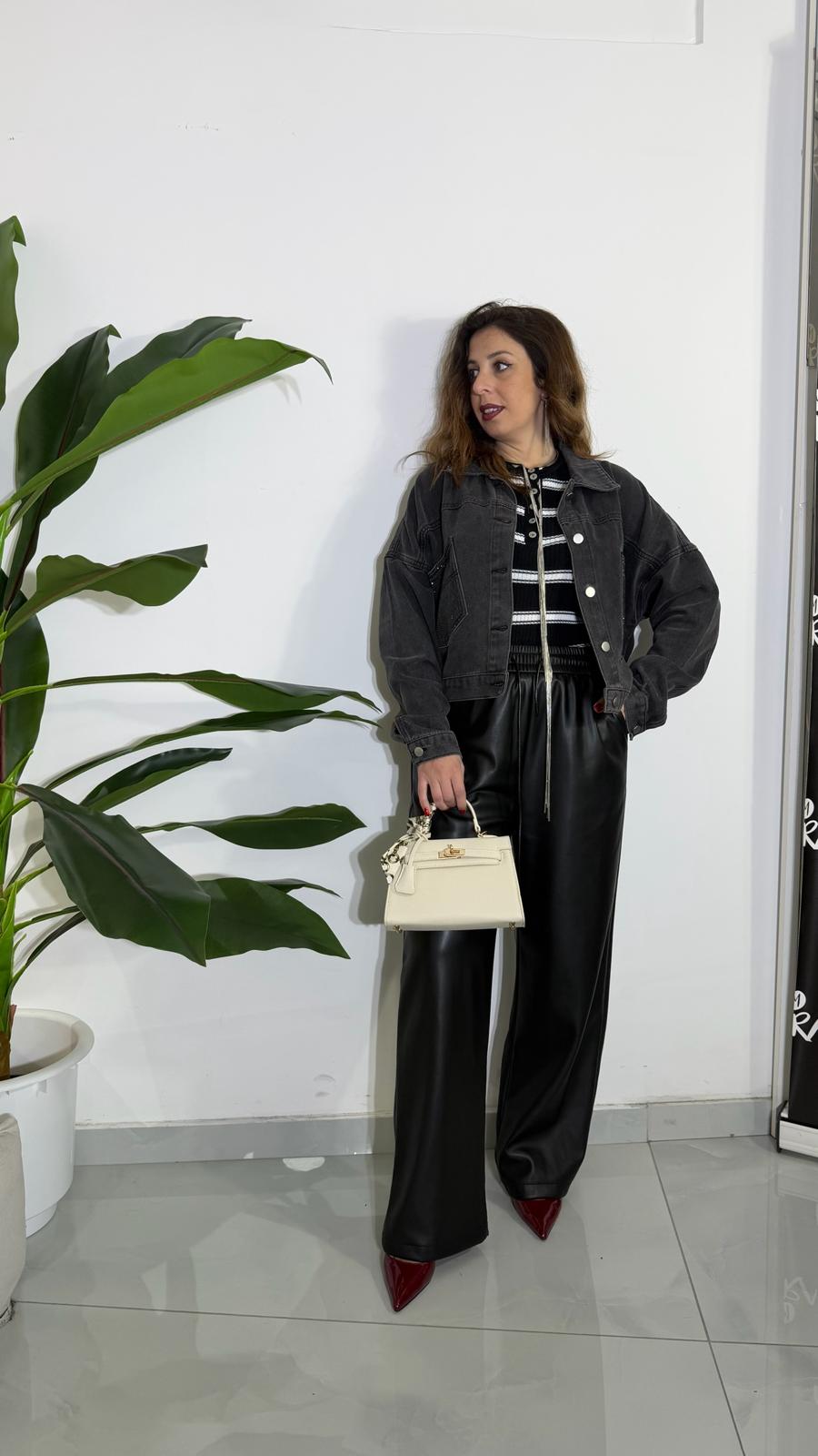 Pantalone in eco pelle a palazzo