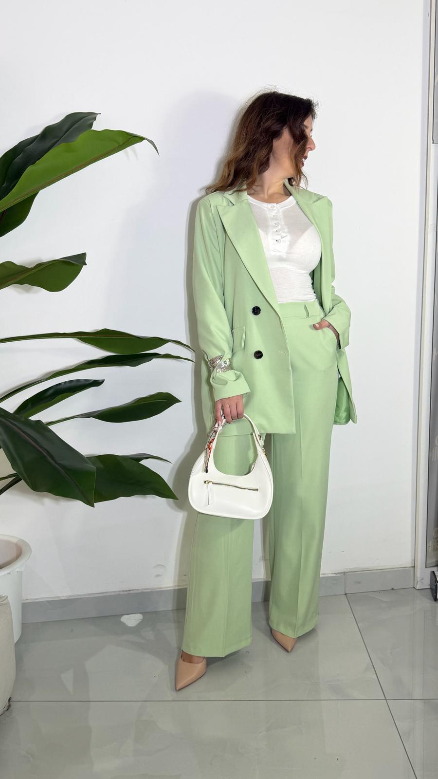 Tailleur over size 4 bottoni