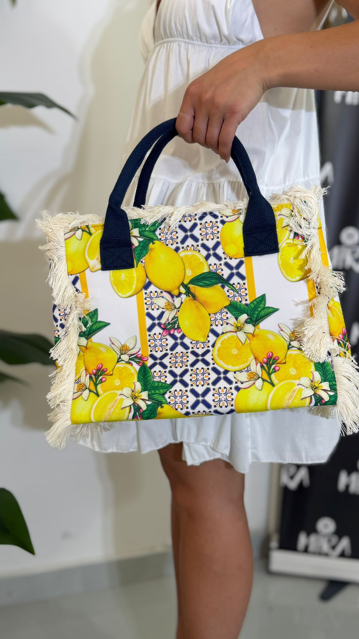 Borsa mare media