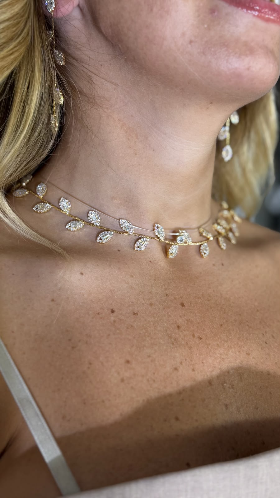 Collana foglie strass