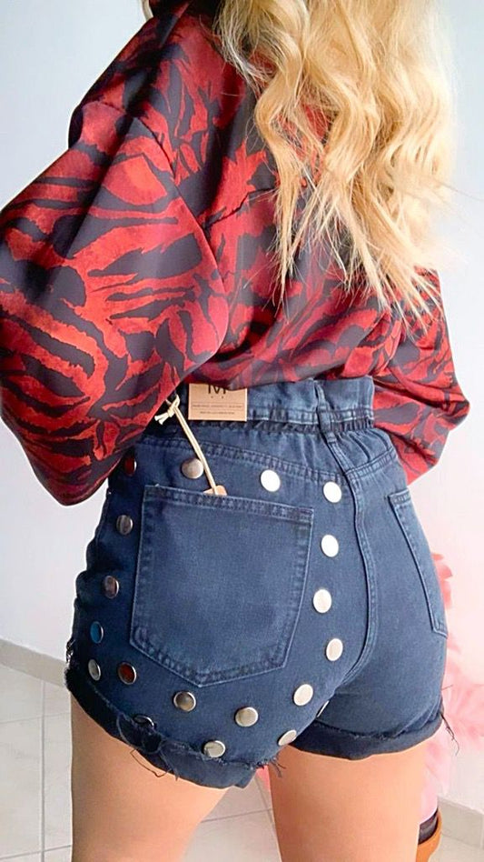 Short denim nero con borchie